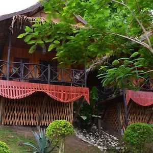 3* Pensión Thongbay